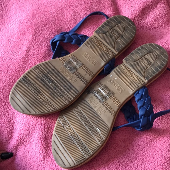 Cute Sandals ! - Picture 3 of 4